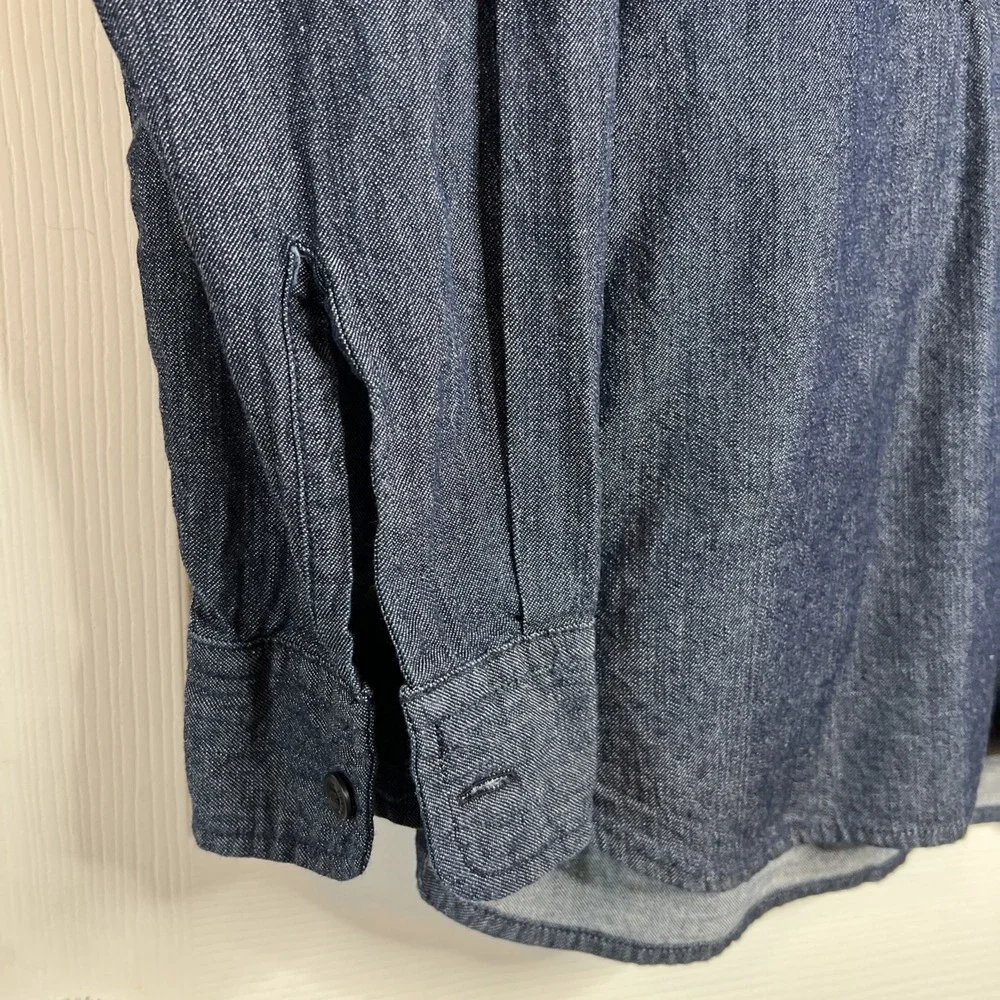 Levi's Relaxed Fit Dark Wash Denim Button Up Long Sleeve Size Medium‎